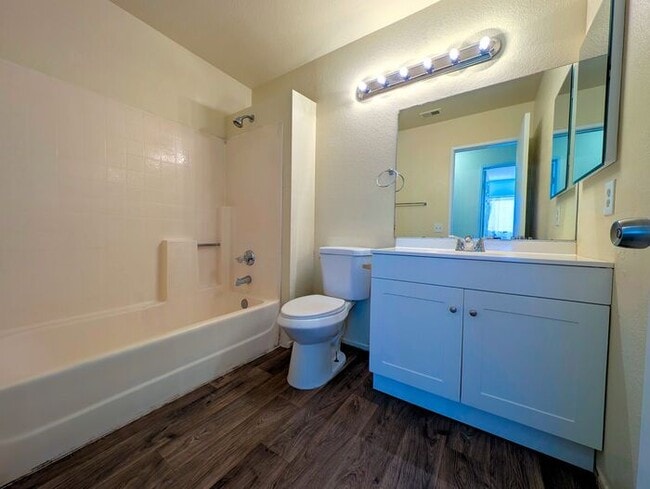 Building Photo - 3 Bedrooms Near the University in the Cimmeron District on Rosarita Street