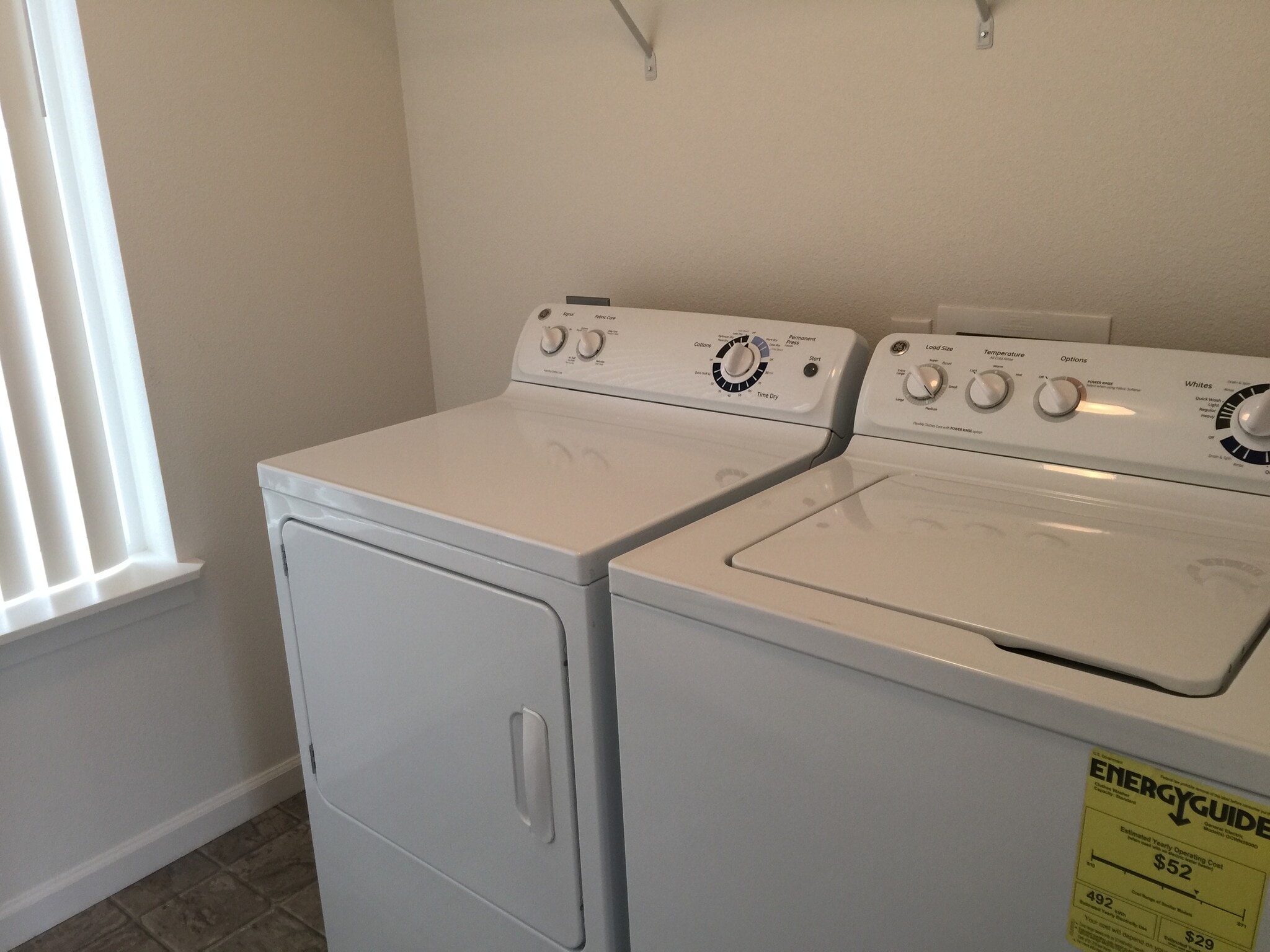 Building Photo - 1449 SW Sagebrush Ln