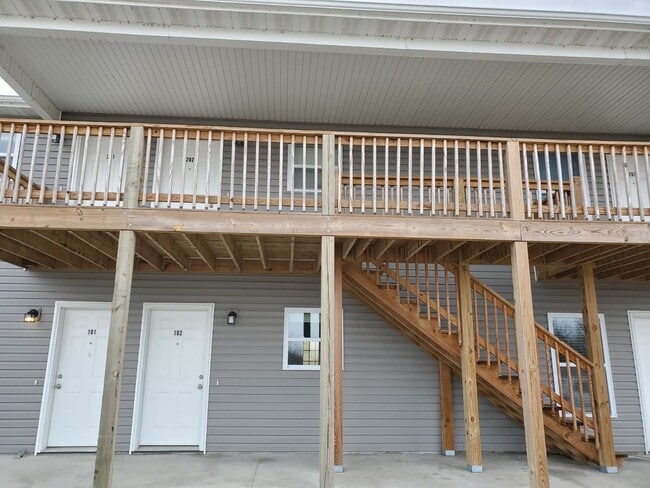 Building Photo - 323 Cedar Cove Ln