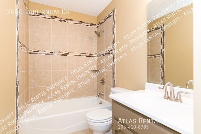 Building Photo - 2666 Laburnum Dr