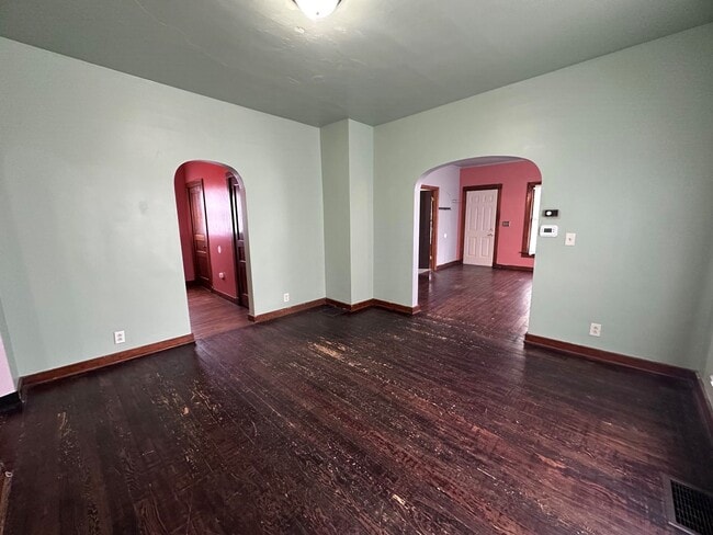 Building Photo - 101 Buchanan-