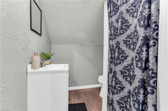 Building Photo - 4238 Laurel Rd