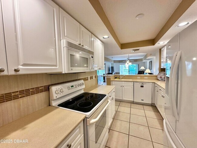 Building Photo - 4670 Links Village Dr
