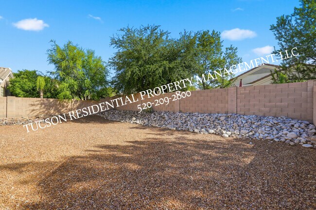 Building Photo - 2440 N Creek Vista Dr