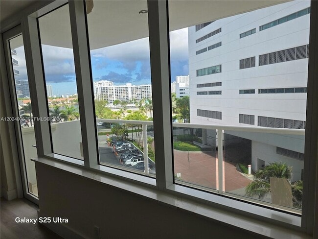 Building Photo - 3725 S Ocean Dr