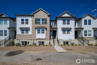Building Photo - Brand New Beautiful Townhome in Riverton!