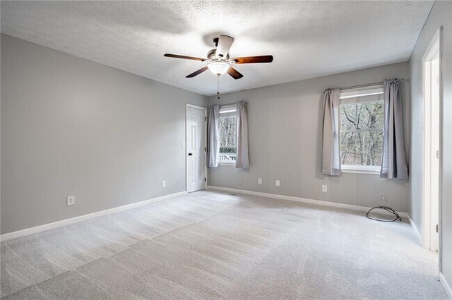 Building Photo - 225 Hawkins Farm Cir