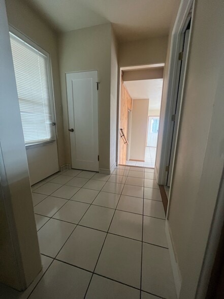 Foyer with access to back yard. - 881 Bishop Rd