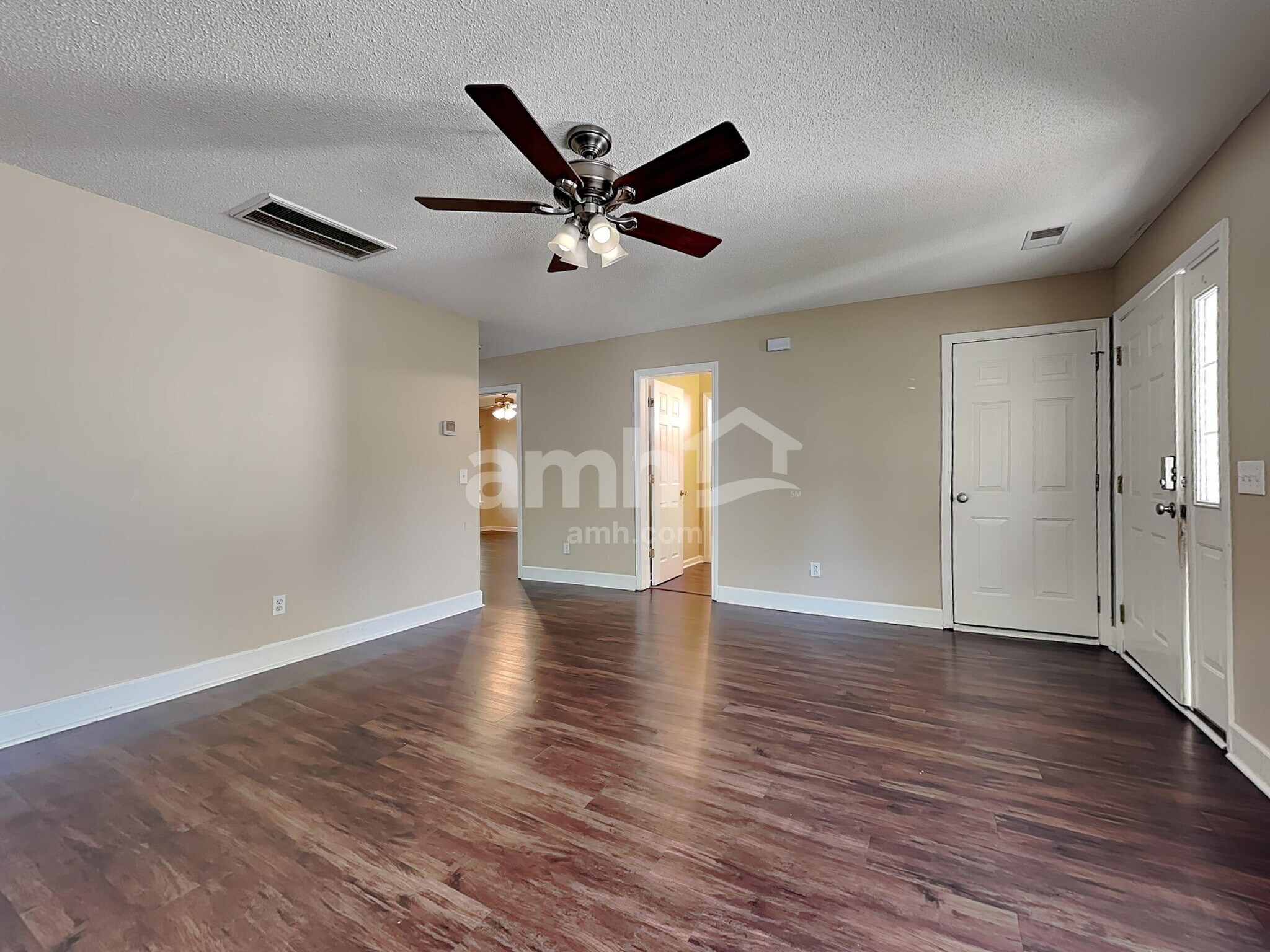 Building Photo - 634 Coopers Ln N