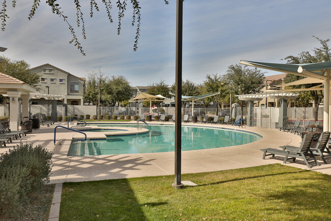 Building Photo - Tri Level, 2bd, 2.5ba condo