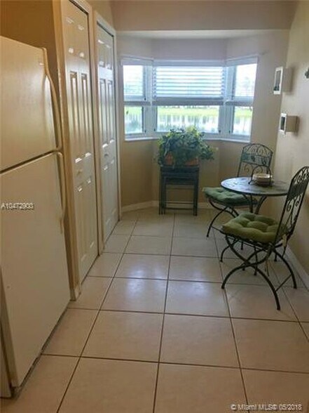 Building Photo - 2621 SE 12th Rd