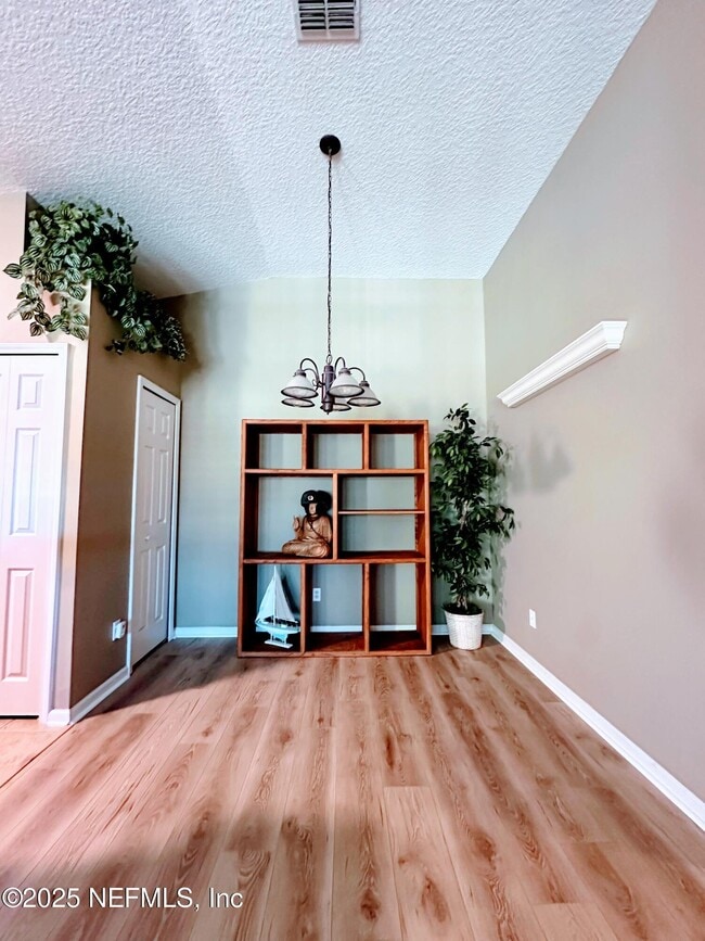 Building Photo - 197 Jardin De Mer Pl