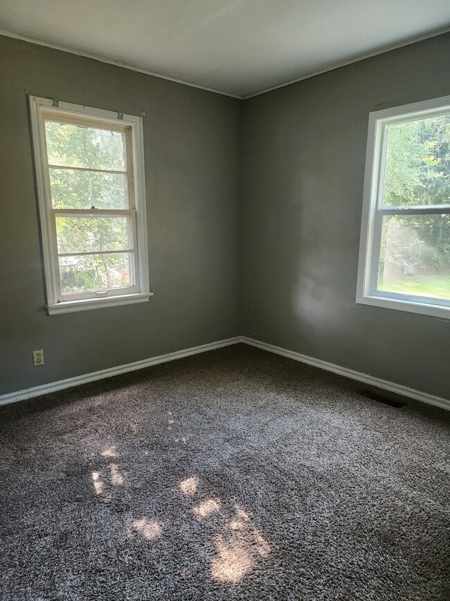 Building Photo - 1333 W Hudson Dr
