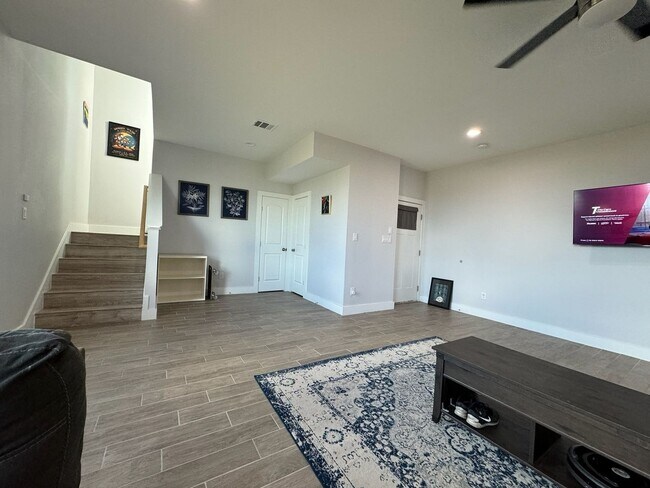 Building Photo - Charming 4BR House in Del Valle