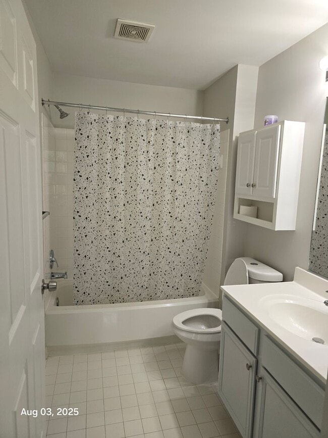 Building Photo - Beautiful 2 Bed 2 Bath Condo With Patio In...