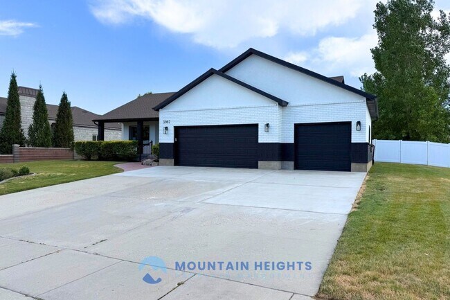 Building Photo - 3987 Red Tail Dr