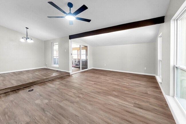 Building Photo - 18330 Navajo Trail Dr