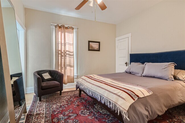 Building Photo - 2151 S Cherokee St