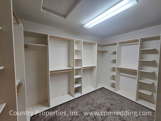 Building Photo - 3875 Meadow Oak Way