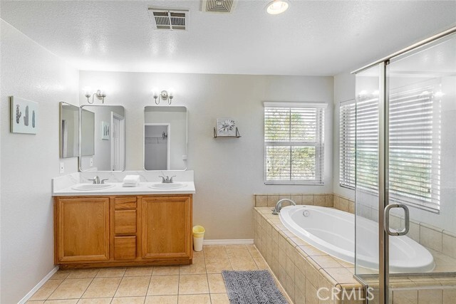 Building Photo - 16526 Braeburn Ln