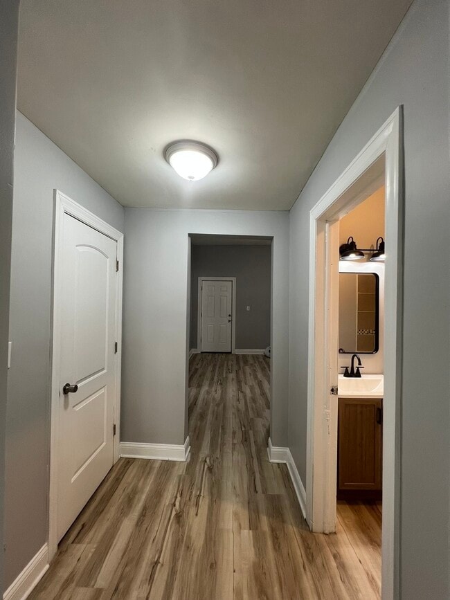 Building Photo - 7349 S Evans Ave