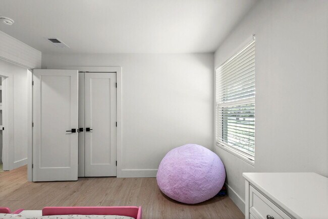 Building Photo - "Renovated 4-Bedroom in Rocky Bayou Estates!"