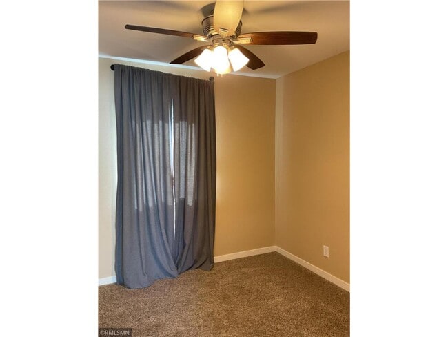 Building Photo - 28662 W Lake Dr