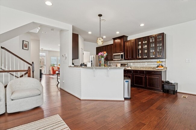 Building Photo - Stunning Town Home in Pike Creek