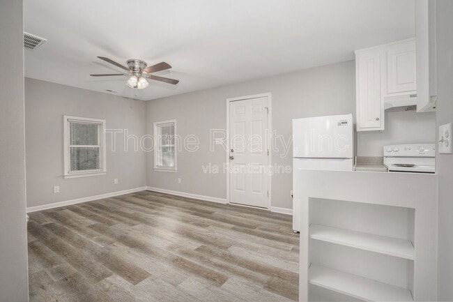 Building Photo - 336 Coleman Ave