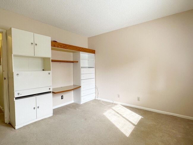 Building Photo - 924 SW 9th St Cir