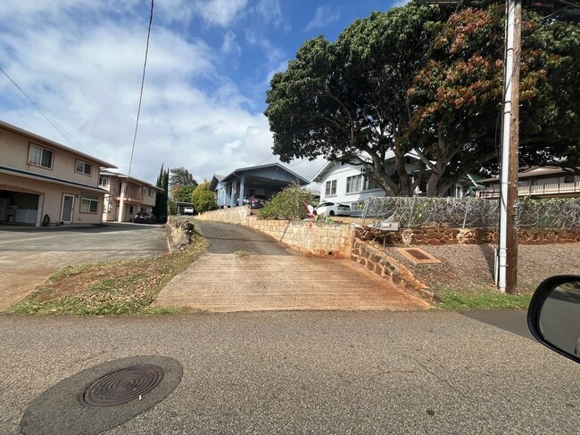 Building Photo - 2238 Aulii St