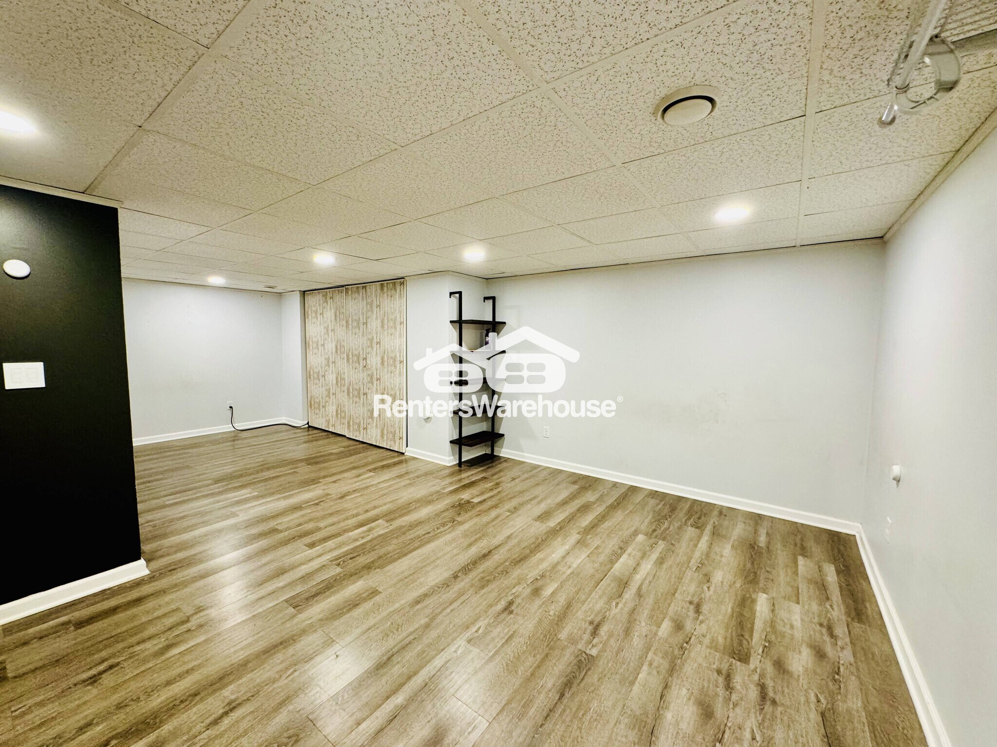 Building Photo - 1308 Landmark Trail S