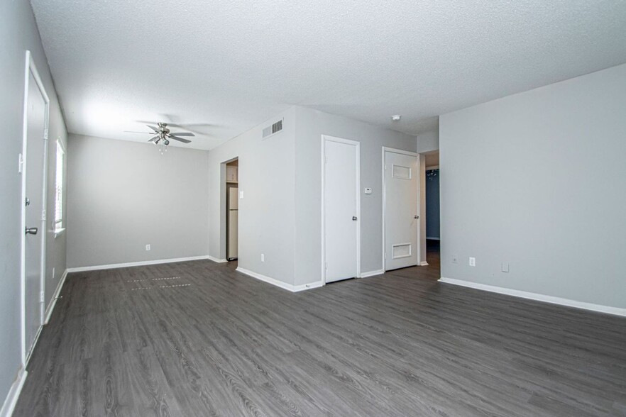 Interior Photo - West Scenic Apartments