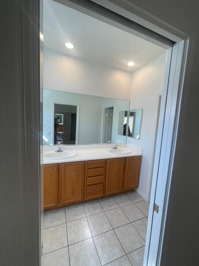 Building Photo - 74082 Daisy Ln