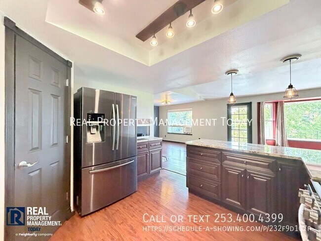 Building Photo - 1531 Vista Dr