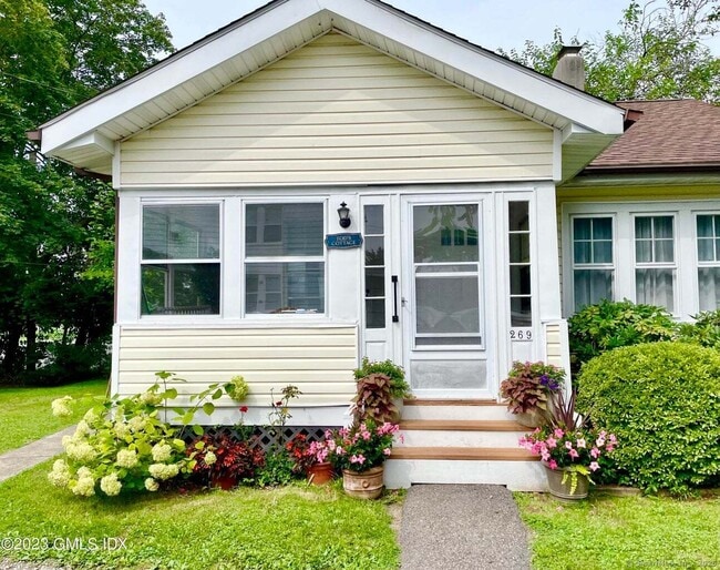 Primary Photo - 269 Sound Beach Ave