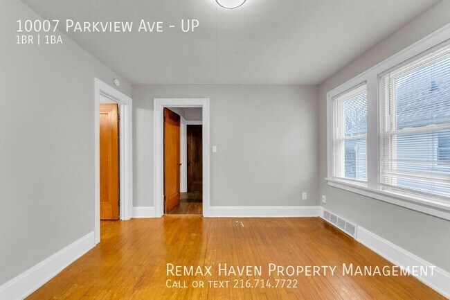 Building Photo - 10007 Parkview Ave