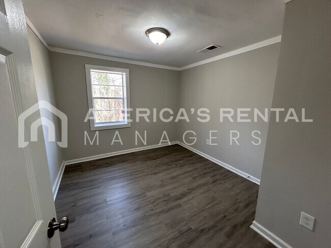 Building Photo - MOVE IN SPECIAL!!! - Home for rent in Adamsville! - Sign a lease by 5/31/26 to get ONE MONTH FREE!!!