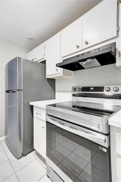 Building Photo - 200 S Birch Rd