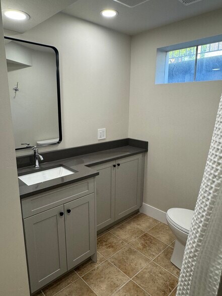Building Photo - 825 S 650 E