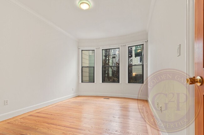 Building Photo - 1640-1642-1642 Leavenworth St