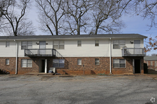 Primary Photo - San Souci Apartments