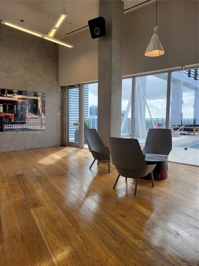 Building Photo - 151 SE 1st St