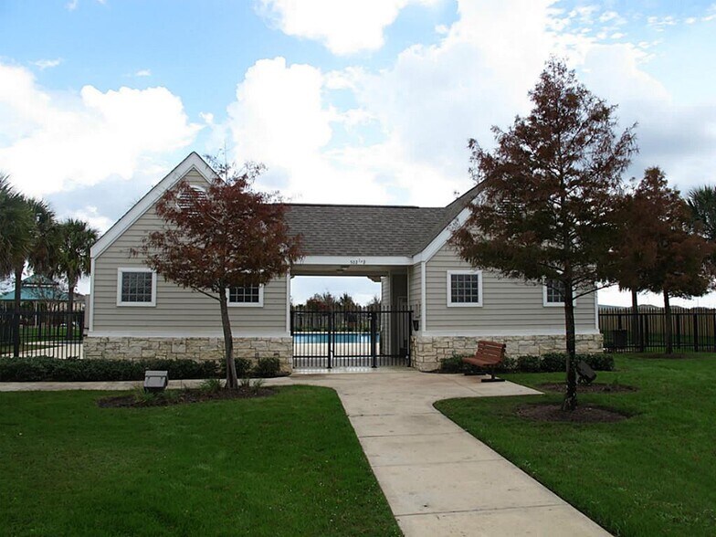 Building Photo - 1617 Perennial Ln