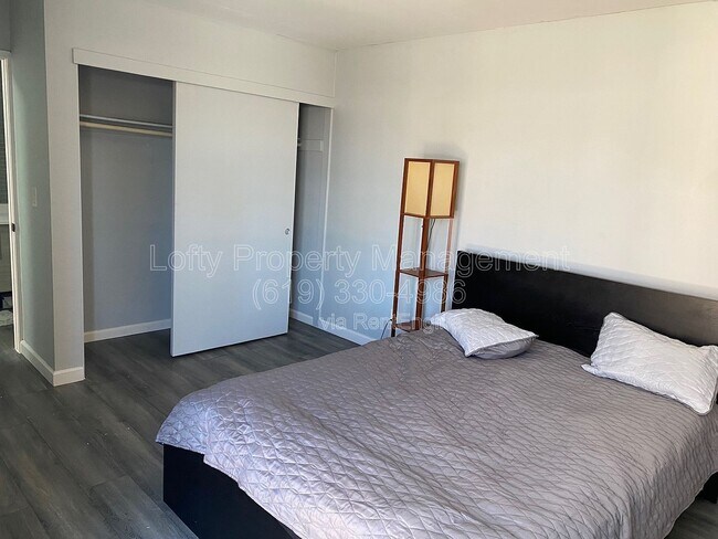 Building Photo - 3254 Ashford St