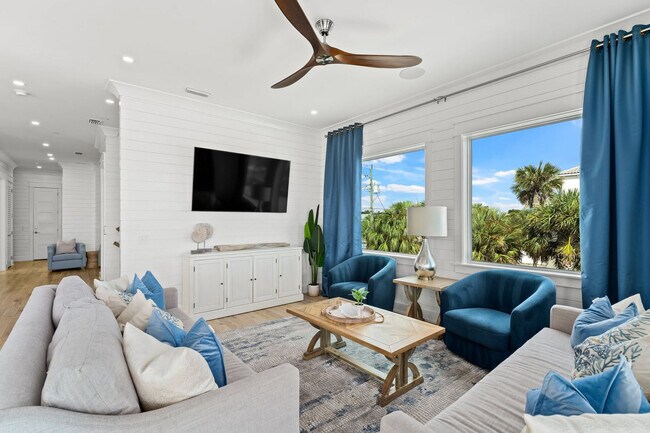 Building Photo - 14300 Front Beach Rd