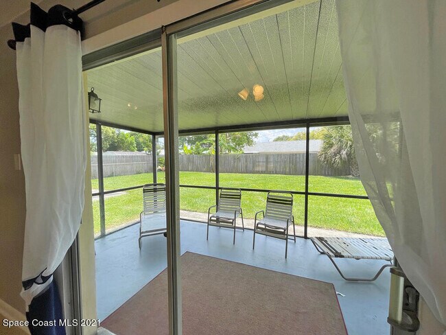 Building Photo - 265 Cherry Ave