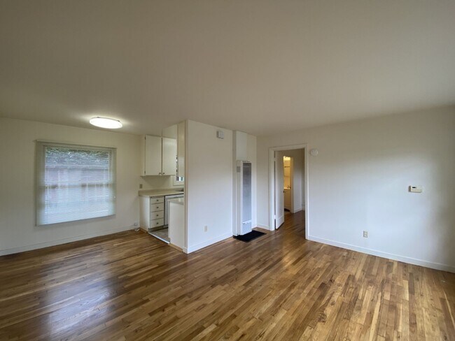 Building Photo - 635 Gibson Ave