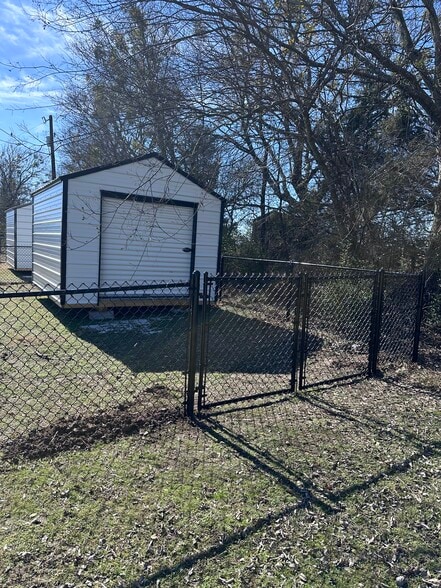 Building Photo - 18350 FM 47