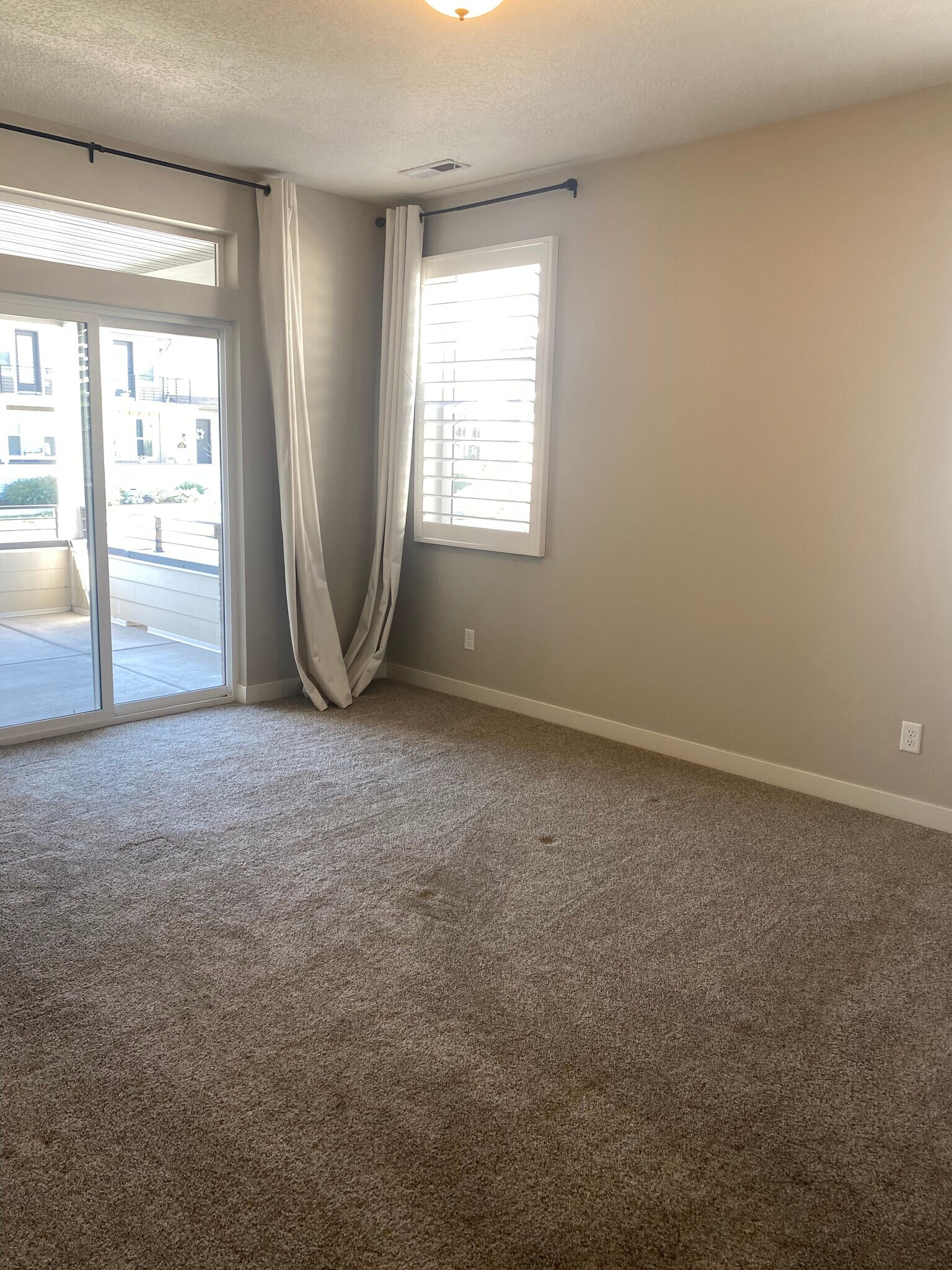 MASTER WITH PRIVATE ACCESS - 1159 W Jackson Ave